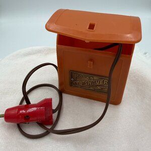 VINTAGE PARK PRODUCTS CAR SHAVER POWER INVERTER, DC 12V TO 110V Collector's Item